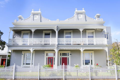 The Riversleigh - Accommodation Europe 21