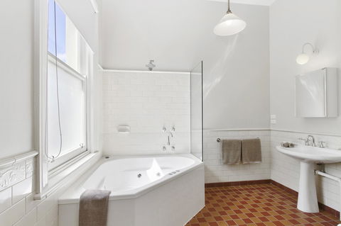The Riversleigh - Accommodation Europe 19