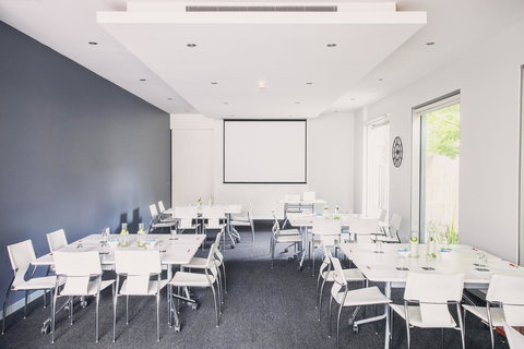 Punthill Williamstown - Accommodation Europe 23