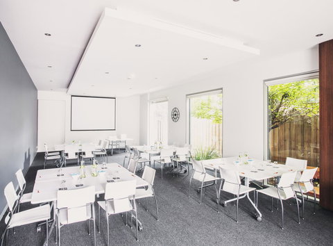 Punthill Williamstown - Accommodation Europe 24