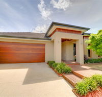 Newington Lakehouse - Events Australia