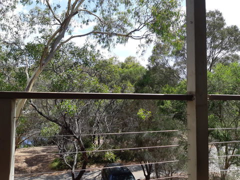 Elevated Holiday House Overlooks Tranquil Wetlands - Events Australia 10