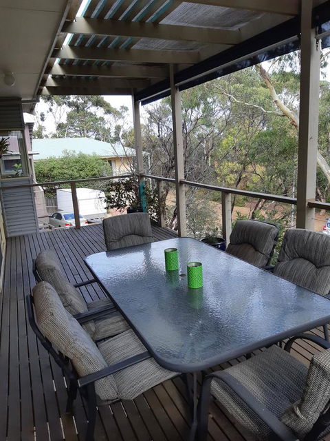 Elevated Holiday House Overlooks Tranquil Wetlands - Events Australia 9