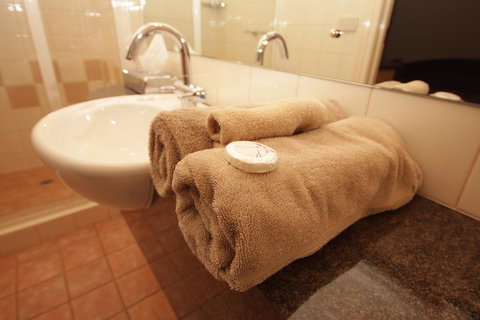 Mitchell River Tavern - Events Australia 5