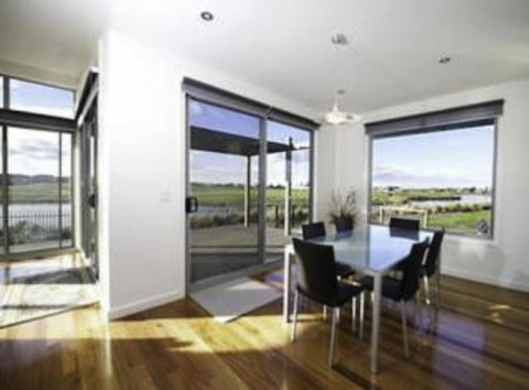 19 Glen Eagles Close - Tourism Bookings 1