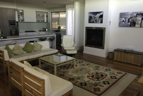 19 Glen Eagles Close - Tourism Bookings 2