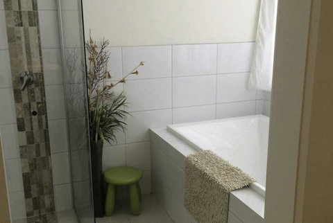 19 Glen Eagles Close - Tourism Bookings 5