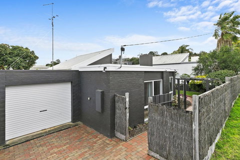 Mysa Anglesea Sleeps 7 WiFi SmartTV Cafes Shops - Events Australia 14