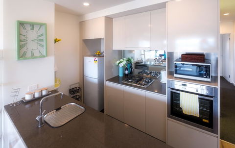 Waterfront Apt 234 Marinaquays - Events Australia 10
