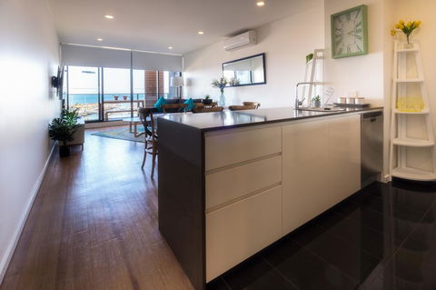 Waterfront Apt 234 Marinaquays - Events Australia 14