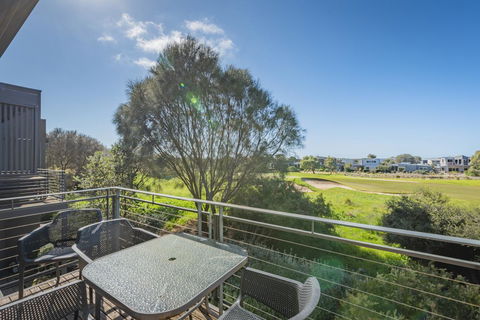 Stylish 3 Bedroom Townhouse - Free Parking - Events Australia 13