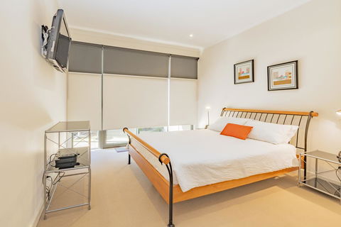 Stylish 3 Bedroom Townhouse - Free Parking - Events Australia 19