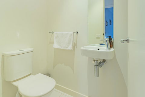 Stylish 3 Bedroom Townhouse - Free Parking - Events Australia 22