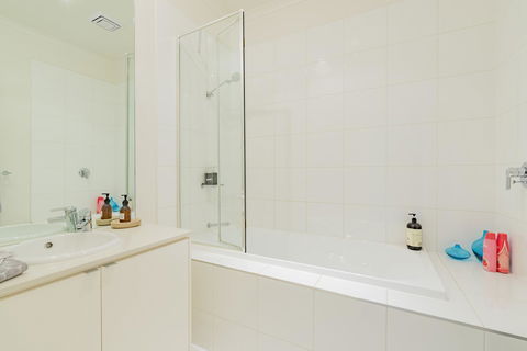 Stylish 3 Bedroom Townhouse - Free Parking - Events Australia 23