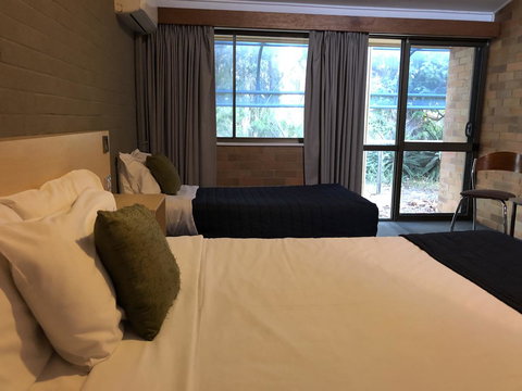 Bribie Island Hotel - Events Australia 19