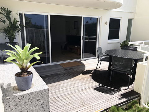 Sunshine Beach Luxe Apartment - Accommodation Europe 30
