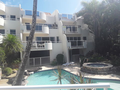 Sunshine Beach Luxe Apartment - Accommodation Europe 34