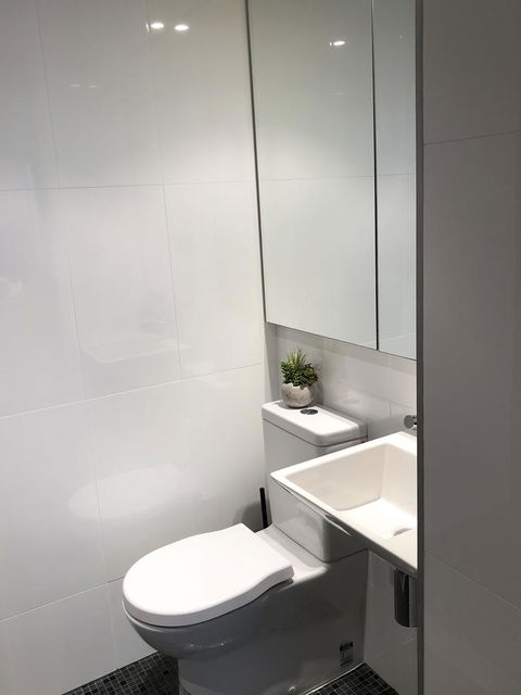 Sunshine Beach Luxe Apartment - Accommodation Europe 13