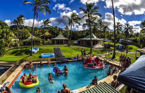 Nomads Airlie Beach - Events Australia 0