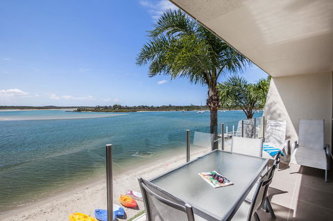 Noosa Harbour Resort - Tourism Bookings 3