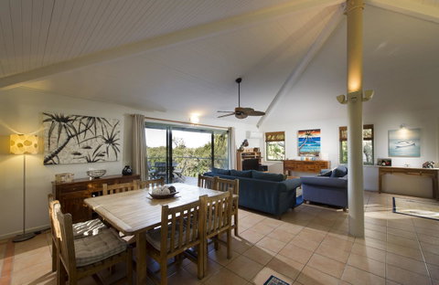 The Retreat Beach Houses - Tourism Bookings 4