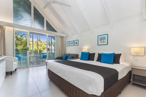 By The Sea Port Douglas - Accommodation Europe 9
