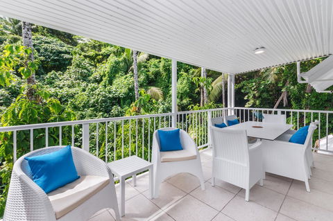 By The Sea Port Douglas - Accommodation Europe 7