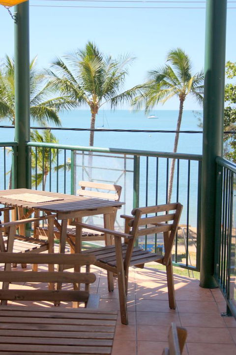 Magnetic Sunsets Resort - Tourism Bookings 1