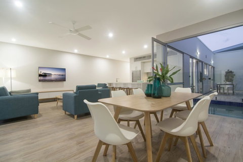 Pool Resort Port Douglas - Tourism Bookings 37