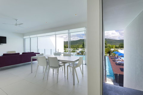 Pool Resort Port Douglas - Tourism Bookings 19