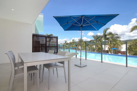 Pool Resort Port Douglas - Tourism Bookings 9