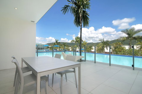 Pool Resort Port Douglas - Tourism Bookings 31