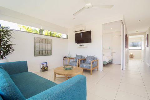Pool Resort Port Douglas - Tourism Bookings 12