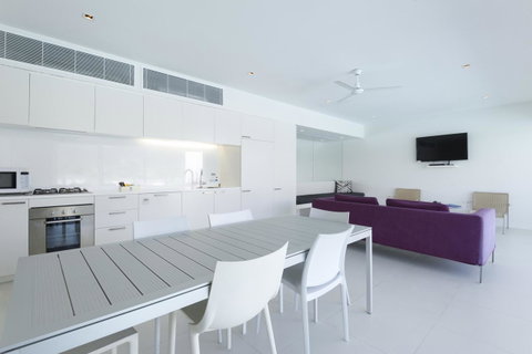 Pool Resort Port Douglas - Tourism Bookings 21