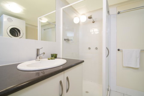 The Port Douglas Queenslander - Tourism Bookings 10