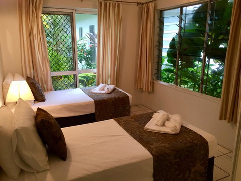 The Port Douglas Queenslander - Tourism Bookings 2