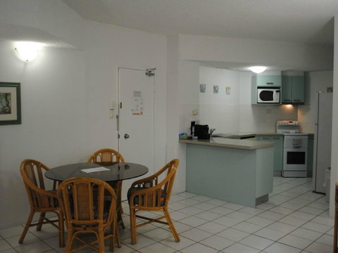 The Port Douglas Queenslander - Tourism Bookings 20
