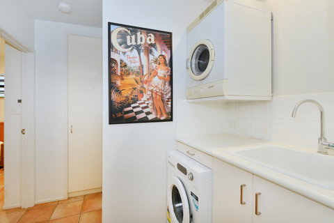 [ ANDY'S BEACH HOUSE ] - Tourism Bookings 30