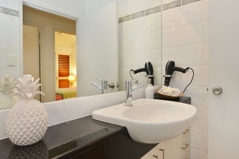 [ ANDY'S BEACH HOUSE ] - Tourism Bookings 28