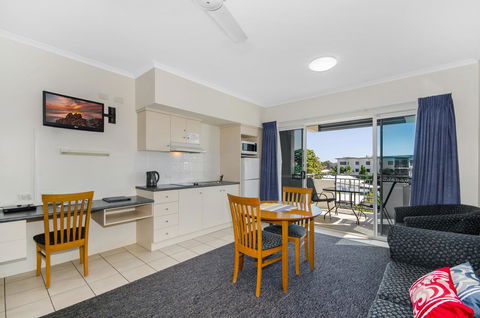 Madison Ocean Breeze Apartments - Events Australia 12