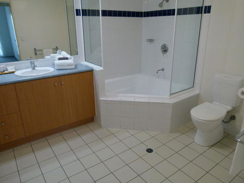 Madison Ocean Breeze Apartments - Events Australia 33