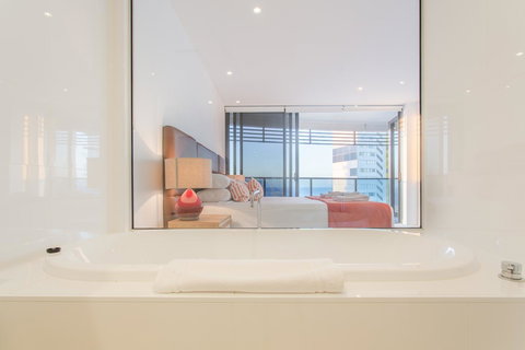 Oracle Resort Broadbeach - Gclr - Accommodation Europe 11