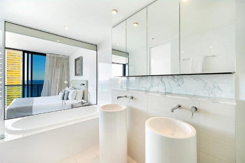 Oracle Resort Broadbeach - Gclr - Accommodation Europe 2