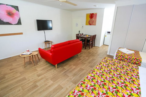 Port Douglas Motel - Events Australia 7