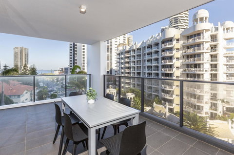 Qube Broadbeach - Accommodation Europe 41