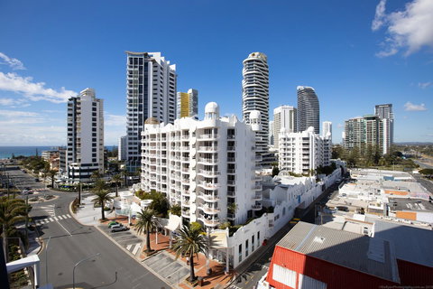 Qube Broadbeach - Accommodation Europe 10