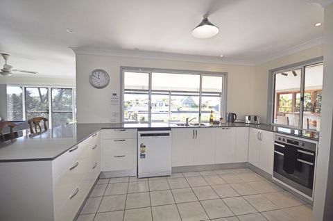 Bribie Island Canal Holiday Destination! - Events Australia 5