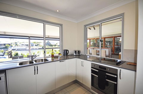 Bribie Island Canal Holiday Destination! - Events Australia 4