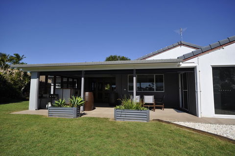 Bribie Island Canal Holiday Destination! - Events Australia 14