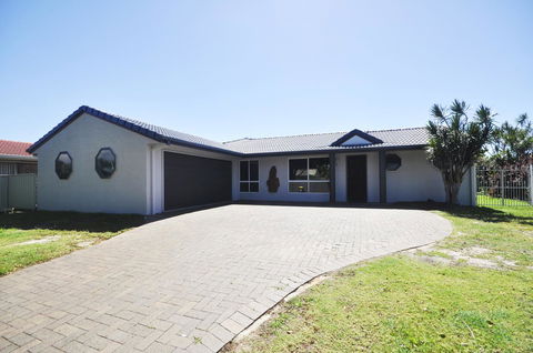 Bribie Island Canal Holiday Destination! - Events Australia 23